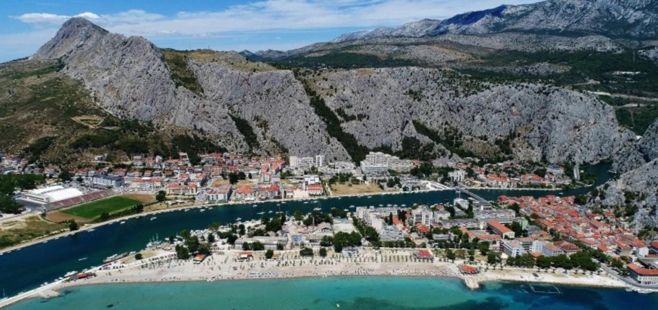 Apartman Gusar -Top Position, Close To The Center And The Beach, Fully Equipped Omiš Kültér fotó