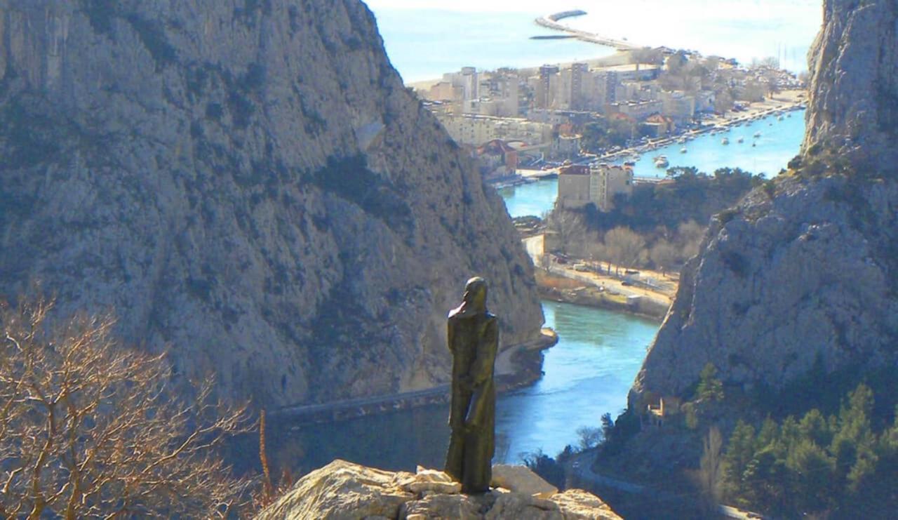 Apartman Gusar -Top Position, Close To The Center And The Beach, Fully Equipped Omiš Kültér fotó